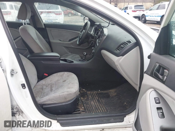 2015 Kia Optima LX with VIN KNAGM4A70F5571034, listed as a IAAI auction lot 41734211 with 214,948 mi miles. Bid and sale history available at carsss.com. Image 5.