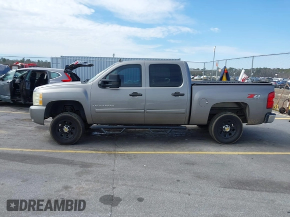 2009 Chevrolet Silverado 1500 LT with VIN 3GCEK23369G106088, listed as a IAAI auction lot 41699535 with 270,526 mi miles and . Bid and sale history available at DreamBid. Image 14.