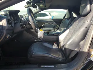 2020 Aston Martin DB11 z VIN SCFRMFCWXLGM08503, wystawiony jako Copart lot #42491235 z przebiegiem Nie podano mil oraz Szkoda całkowita • Salvage title. Historia ofert i sprzedaży dostępna na DreamBid. Obrazek 7.