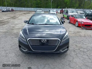 2017 Hyundai Sonata Hybrid Limited with VIN KMHE34L14HA055044, listed as a IAAI auction lot 42021191 with 286,825 mi miles. Bid and sale history available at carsss.com. Image 6.