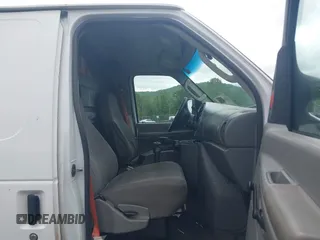 2007 Ford Econoline Cargo Commercial with VIN 1FTNE24W87DB00058, listed as a IAAI auction lot 42342560 with 283,309 mi miles and . Bid and sale history available at DreamBid. Image 5.