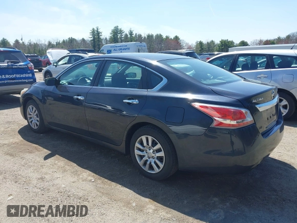 2015 Nissan Altima 2.5 S with VIN 1N4AL3AP3FN335392, listed as a IAAI auction lot 42102649 with 70,122 mi miles. Bid and sale history available at carsss.com. Image 3.