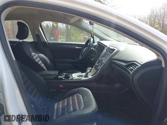 2015 Ford Fusion SE with VIN 3FA6P0H92FR283878, listed as a IAAI auction lot 42158896 with 194,396 mi miles. Bid and sale history available at carsss.com. Image 5.