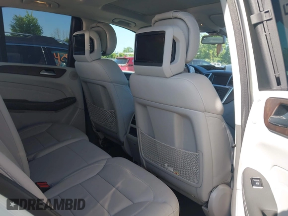 2015 Mercedes-Benz M 350 with VIN 4JGDA5HB4FA577677, listed as a IAAI auction lot 42518630 with 237,779 mi miles and . Bid and sale history available at DreamBid. Image 8.