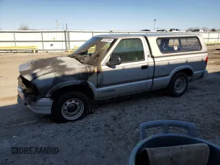 1996 GMC Sonoma z VIN 1GTCS1446TK501199, wystawiony jako Copart lot #54139205 z przebiegiem 152 503 mil mil oraz Nie do naprawy. Historia ofert i sprzedaży dostępna na DreamBid. Obrazek 1.