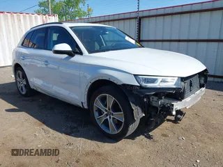 2019 Audi Q5 Premium Plus with VIN WA1BNAFY6K2119041, listed as a IAAI auction lot 42023058 with 48,718 mi miles. Bid and sale history available at carsss.com. Image 1.
