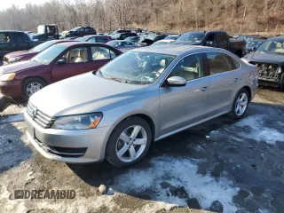 2014 Volkswagen Passat SE z VIN 1VWBP7A32EC007539, wystawiony jako Copart lot #83235044 z przebiegiem 96 591 mil mil oraz Czysty tytuł • Clean title. Historia ofert i sprzedaży dostępna na DreamBid. Obrazek 1.