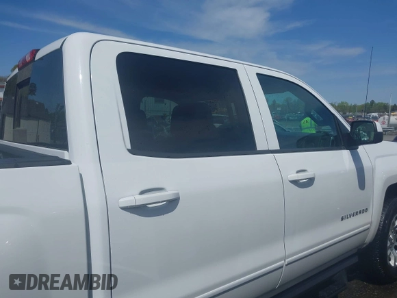 2017 Chevrolet Silverado 1500 LT with VIN 3GCPCREC4HG450688, listed as a IAAI auction lot 41937564 with 82,267 mi miles. Bid and sale history available at carsss.com. Image 13.