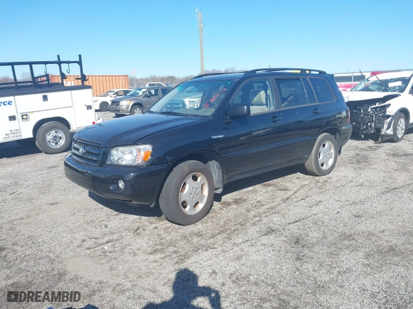 2006 Toyota Highlander w/3rd Row with VIN JTEEP21A660150722, listed as a IAAI auction lot 41765178 with 246,090 mi miles. Bid and sale history available at carsss.com. Image 2.
