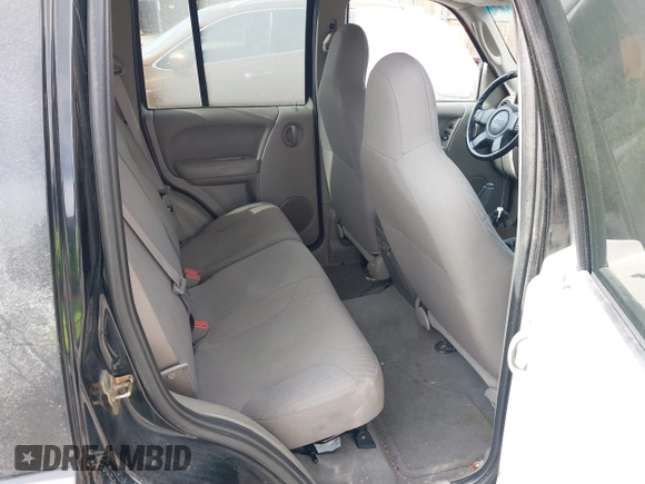 2002 Jeep Liberty Sport with VIN 1J4GL48K02W313000, listed as a IAAI auction lot 41837671 with 168,362 mi miles. Bid and sale history available at carsss.com. Image 8.