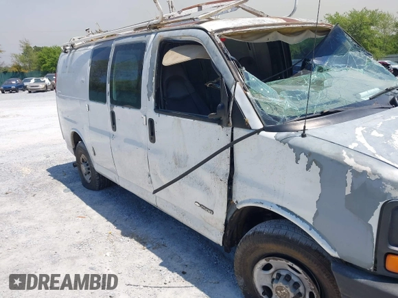 2005 Chevrolet Express Cargo Van with VIN 1GCGG25VX51226784, listed as a IAAI auction lot 42012325 with 537,878 mi miles. Bid and sale history available at carsss.com. Image 6.