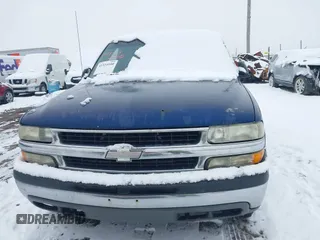 2002 Chevrolet Suburban LS with VIN 1GNFK16Z62J141868, listed as a IAAI auction lot 41534100 with 184,961 mi miles. Bid and sale history available at carsss.com. Image 12.