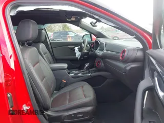 2022 Chevrolet Blazer RS z VIN 3GNKBKRS8NS172965, wystawiony jako IAAI lot #41610547 z przebiegiem 43 333 mil mil oraz . Historia ofert i sprzedaży dostępna na DreamBid. Obrazek 5.