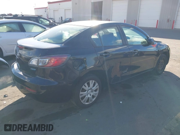2013 Mazda 3 i Sport z VIN JM1BL1UP4D1779402, wystawiony jako IAAI lot #40728106 z przebiegiem 166 981 mil mil oraz . Historia ofert i sprzedaży dostępna na DreamBid. Obrazek 4.