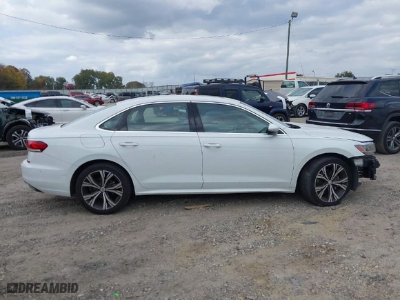 2020 Volkswagen Passat 2.0T SEL with VIN 1VWCA7A36LC004758, listed as a IAAI auction lot 40731847 with 112,972 mi miles. Bid and sale history available at carsss.com. Image 14.