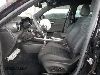 2024 Alfa Romeo Tonale Ti z VIN ZASPATCWXR3028479, wystawiony jako Copart lot #84539004 z przebiegiem 8582 mil mil oraz Nie do naprawy. Historia ofert i sprzedaży dostępna na DreamBid. Obrazek 7.