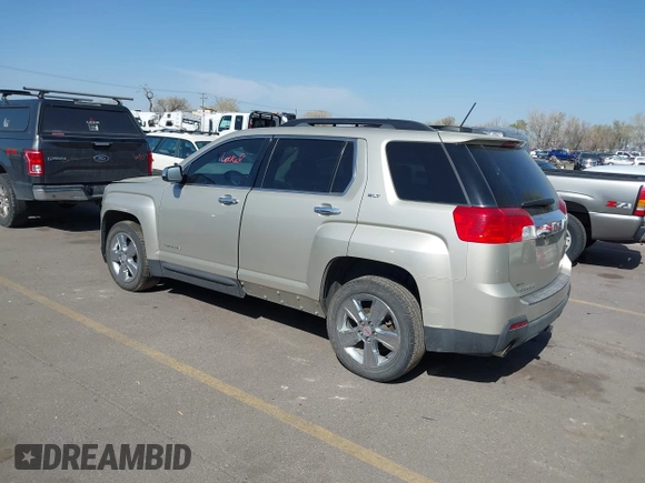 2015 GMC Terrain SLT z VIN 2GKFLXE37F6412840, wystawiony jako IAAI lot #41979504 z przebiegiem 146 744 mil mil oraz . Historia ofert i sprzedaży dostępna na DreamBid. Obrazek 3.