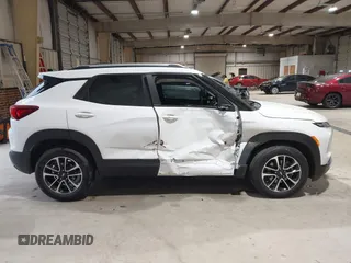 2025 Chevrolet TrailBlazer LT with VIN KL79MPSP9SB002736, listed as a IAAI auction lot 41971951 with 28,024 mi miles and . Bid and sale history available at DreamBid. Image 13.