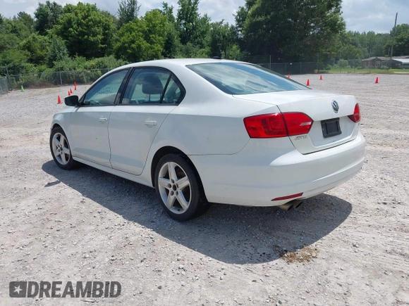 2014 Volkswagen Jetta SE с VIN 3VWD17AJ0EM416579, выставлен на аукционе IAAI как лот 42627221 с пробегом 134 850 миль миль и . История ставок и продаж доступна на DreamBid. Изображение 3.