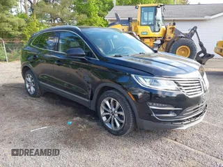 2016 Lincoln MKC Select z VIN 5LMCJ2D96GUJ21058, wystawiony jako IAAI lot #42204987 z przebiegiem 160 318 mil mil oraz . Historia ofert i sprzedaży dostępna na DreamBid. Obrazek 1.