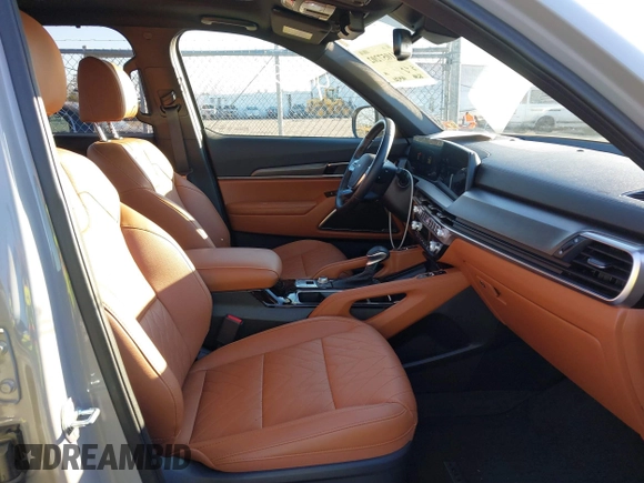2024 Kia Telluride EX with VIN 5XYP3DGC7RG467467, listed as a IAAI auction lot 41057202 with 8,255 mi miles and . Bid and sale history available at carsss.com. Image 5.