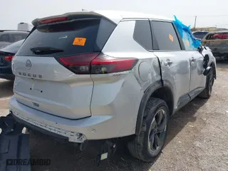 2025 Nissan Rogue SV with VIN 5N1BT3BA3SC789295, listed as a IAAI auction lot 41752072 with 1 mi miles. Bid and sale history available at carsss.com. Image 4.