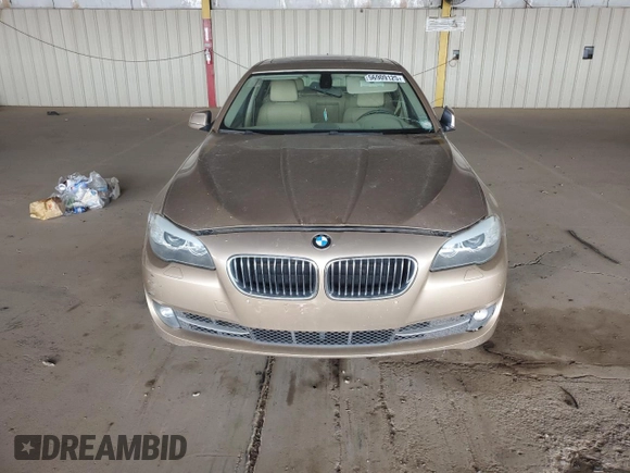 2012 BMW 5 Series 528i z VIN WBAXG5C50CDW85402, wystawiony jako Copart lot #56909125 z przebiegiem Nie podano mil oraz Czysty tytuł • Clean title. Historia ofert i sprzedaży dostępna na DreamBid. Obrazek 5.