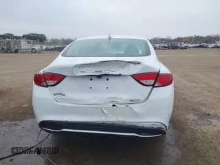 2015 Chrysler 200 Limited с VIN 1C3CCCABXFN588950, выставлен на аукционе IAAI как лот 42014371 с пробегом 152 928 миль миль и . История ставок и продаж доступна на DreamBid. Изображение 17.