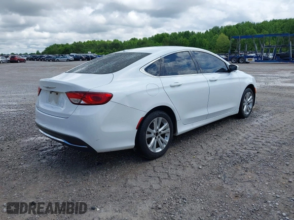 2015 Chrysler 200 Limited z VIN 1C3CCCAB5FN590198, wystawiony jako IAAI lot #42237641 z przebiegiem 216 505 mil mil oraz . Historia ofert i sprzedaży dostępna na DreamBid. Obrazek 4.