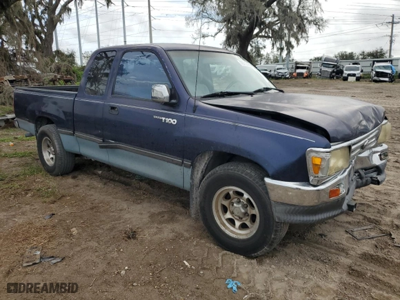 1997 Toyota T100 DX with VIN JT4TN12D7V0038238, listed as a Copart auction lot 79713824 with 233,756 mi miles and Salvage Title. Bid and sale history available at carsss.com. Image 4.