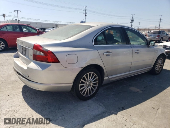 2008 Volvo S80 3.2L with VIN YV1AS982081064192, listed as a Copart auction lot 70442604 with 135,774 mi miles and Salvage Title. Bid and sale history available at carsss.com. Image 3.