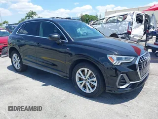 2024 Audi Q3 S line Premium z VIN WA1DECF39R1055263, wystawiony jako IAAI lot #42270200 z przebiegiem 29 691 mil mil oraz . Historia ofert i sprzedaży dostępna na DreamBid. Obrazek 1.