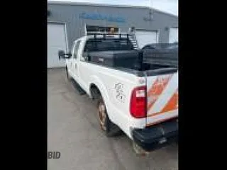 2011 Ford Super Duty F-250 SRW XL with VIN 1FT7W2B62BEC07974, listed as a IAAI auction lot 42185735 with 272,345 mi miles. Bid and sale history available at carsss.com. Image 1.