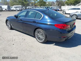 2019 BMW 5 Series 530i xDrive with VIN WBAJA7C50KG911678, listed as a IAAI auction lot 41768332 with 47,824 mi miles. Bid and sale history available at carsss.com. Image 3.
