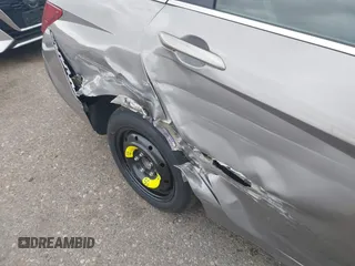 2025 Hyundai Elantra SEL Convenience z VIN KMHLS4DG4SU925278, wystawiony jako IAAI lot #42520321 z przebiegiem 13 936 mil mil oraz . Historia ofert i sprzedaży dostępna na DreamBid. Obrazek 6.