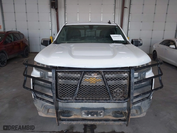 2019 Chevrolet Silverado 1500 LT with VIN 3GCUYDED1KG120689, listed as a IAAI auction lot 39880413 with 135 mi miles. Bid and sale history available at carsss.com. Image 12.