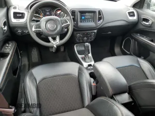 2021 Jeep Compass Latitude z VIN 3C4NJCBB4MT604629, wystawiony jako Copart lot #54324715 z przebiegiem 83 740 mil mil oraz Szkoda całkowita • Salvage title. Historia ofert i sprzedaży dostępna na DreamBid. Obrazek 8.