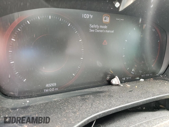 2020 Volvo XC40 Momentum with VIN YV4162UK3L2289293, listed as a Copart auction lot 58990463 with 40,269 mi miles and . Bid and sale history available at DreamBid. Image 9.