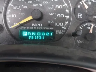 2001 GMC Yukon XL SLE with VIN 3GKFK16T31G182628, listed as a IAAI auction lot 41842295 with 291,231 mi miles and . Bid and sale history available at DreamBid. Image 7.