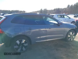 2024 Volvo XC60 Recharge Plug-In Hybrid Plus Dark Theme with VIN YV4H60DL0R1918759, listed as a IAAI auction lot 41495835 with 3,277 mi miles. Bid and sale history available at carsss.com. Image 13.
