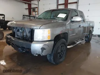 2007 Chevrolet Silverado 1500 LT w/1LT with VIN 1GCEK19027Z595495, listed as a IAAI auction lot 41388690 with 261,117 mi miles. Bid and sale history available at carsss.com. Image 18.