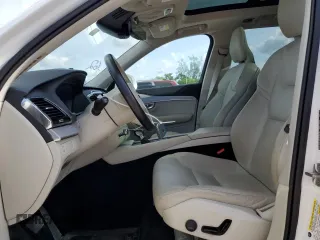 2022 Volvo XC90 Momentum с VIN YV4102CK0N1830876, выставлен на аукционе Copart как лот 58847835 с пробегом 41 286 миль миль и Списание • Salvage title. История ставок и продаж доступна на DreamBid. Изображение 7.