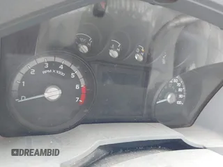 2014 Ford F-250 XL z VIN 1FT7W2B65EEB76210, wystawiony jako IAAI lot #42494326 z przebiegiem Nie podano mil oraz . Historia ofert i sprzedaży dostępna na DreamBid. Obrazek 7.