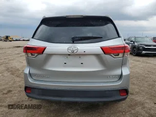 2018 Toyota Highlander LE z VIN 5TDBZRFHXJS907286, wystawiony jako Copart lot #54560925 z przebiegiem 77 868 mil mil oraz Szkoda całkowita • Salvage title. Historia ofert i sprzedaży dostępna na DreamBid. Obrazek 6.