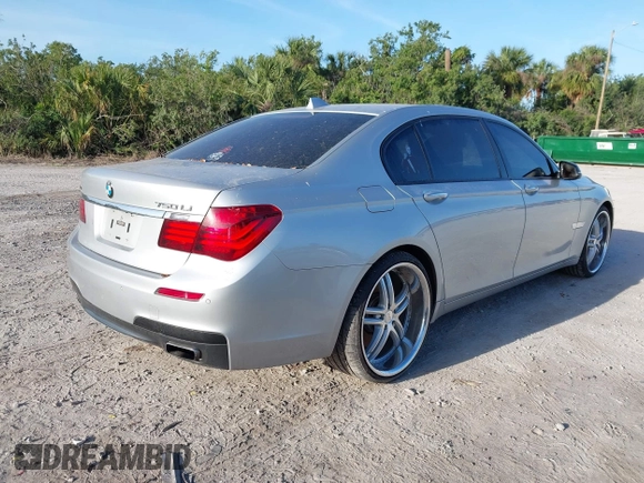 2013 BMW 7 Series 750Li xDrive with VIN WBAYF8C52DD140831, listed as a IAAI auction lot 41941071 with 207,251 mi miles. Bid and sale history available at carsss.com. Image 4.