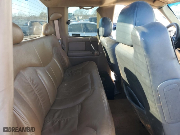 2000 Chevrolet Silverado 1500 LT with VIN 1GCEK19T0YE111021, listed as a Copart auction lot 89134345 with 331,038 mi miles and Salvage Title. Bid and sale history available at carsss.com. Image 10.