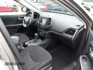2020 Jeep Cherokee Latitude с VIN 1C4PJLCB8LD606699, выставлен на аукционе IAAI как лот 42281596 с пробегом 46 070 миль миль и . История ставок и продаж доступна на DreamBid. Изображение 5.