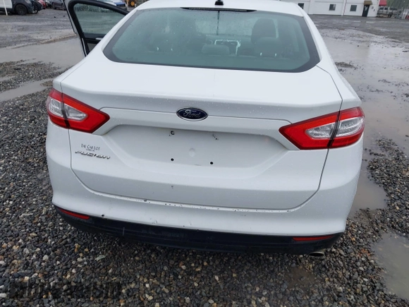 2013 Ford Fusion S with VIN 3FA6P0G76DR211501, listed as a IAAI auction lot 42095275 with 205,716 mi miles. Bid and sale history available at carsss.com. Image 6.