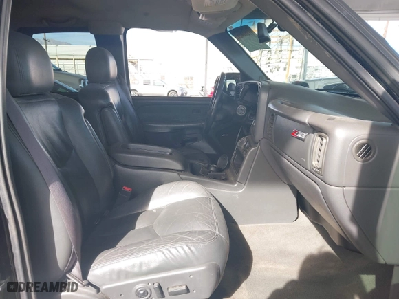 2003 Chevrolet Silverado 1500 LS with VIN 1GCEK19T53E131290, listed as a IAAI auction lot 41414921 with 191,890 mi miles. Bid and sale history available at carsss.com. Image 5.