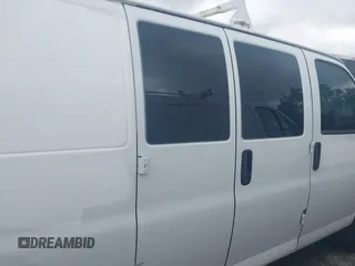 2018 GMC Savana Cargo with VIN 1GTW7AFGXJ1910704, listed as a IAAI auction lot 40924087 with 142,697 mi miles. Bid and sale history available at carsss.com. Image 13.
